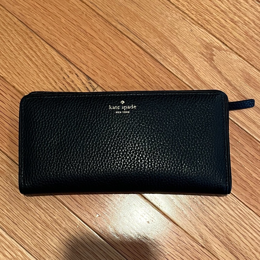 Kate Spade ♠️ black leather wallet like new condition